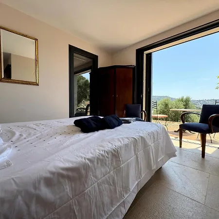 La Caladine In A Quiet Location