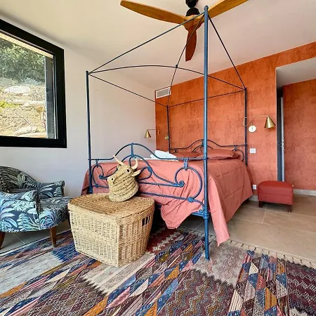 La Caladine In A Quiet Location