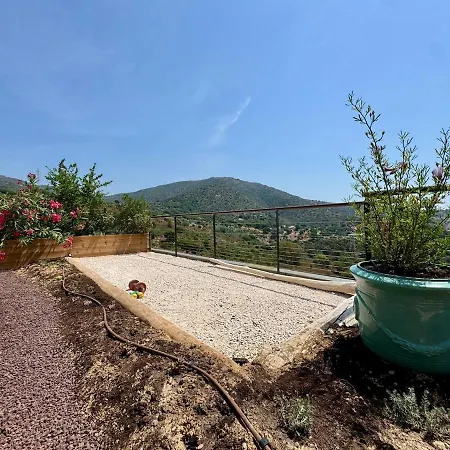 فيلة La Caladine In A Quiet Location *