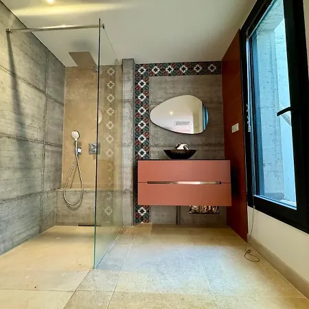 La Caladine In A Quiet Location فيلة *