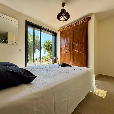 La Caladine In A Quiet Location *