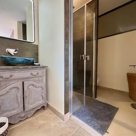 La Caladine In A Quiet Location فيلة بورم لي ميموزا