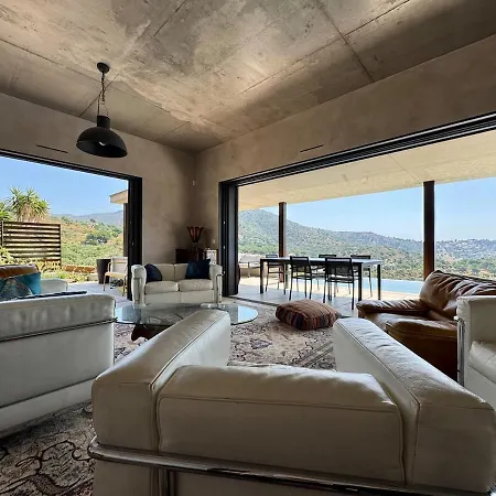 La Caladine In A Quiet Location *