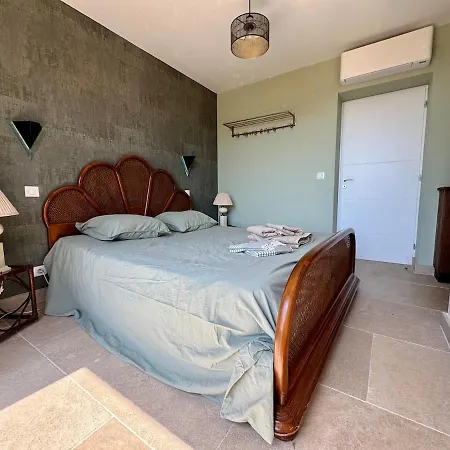 La Caladine In A Quiet Location *