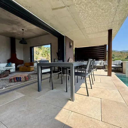 فيلة La Caladine In A Quiet Location بورم لي ميموزا