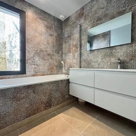 La Caladine In A Quiet Location * بورم لي ميموزا